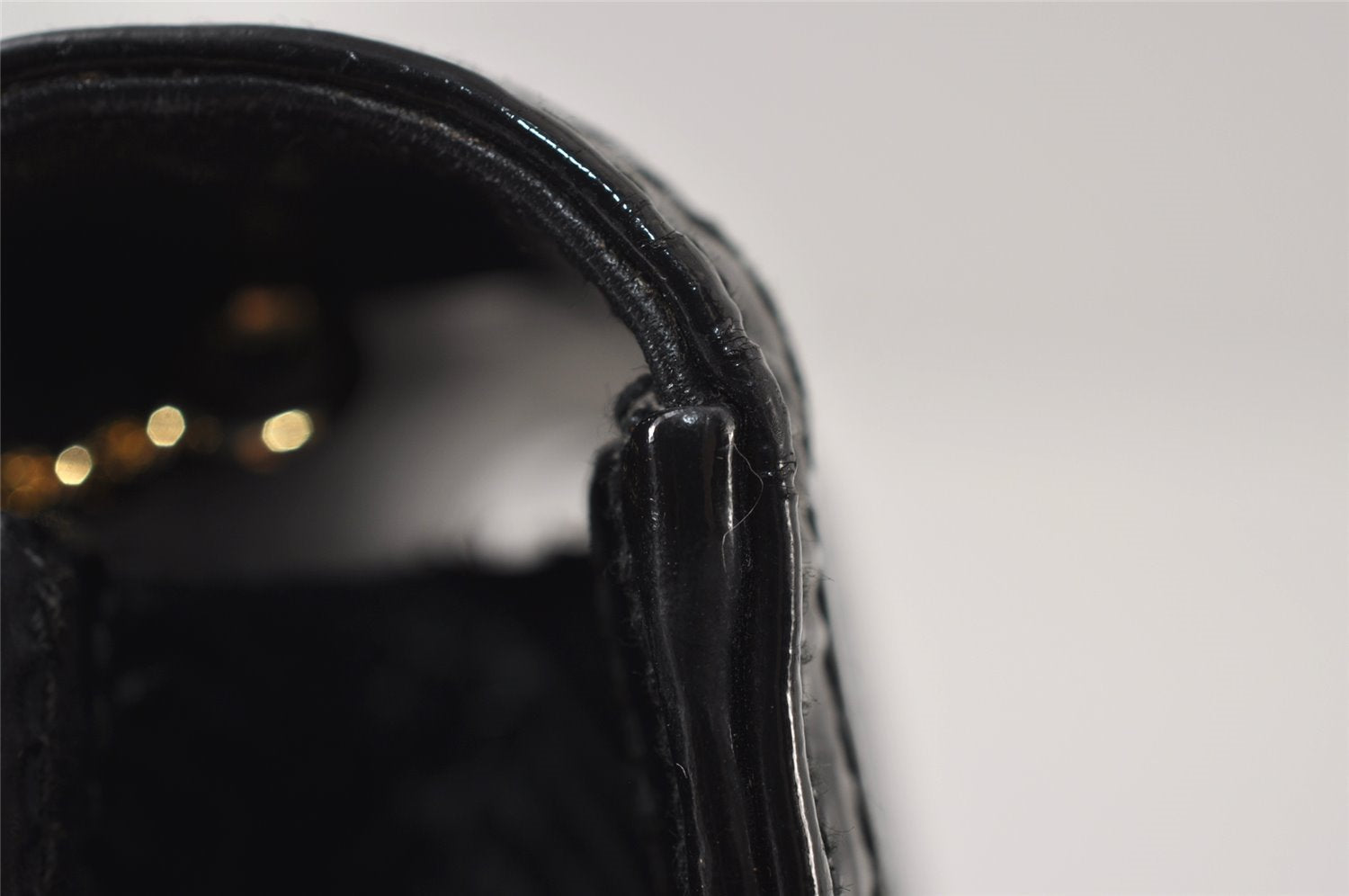 Authentic GUCCI Chain Shoulder Cross Bag Purse Straw Enamel Black 9577I