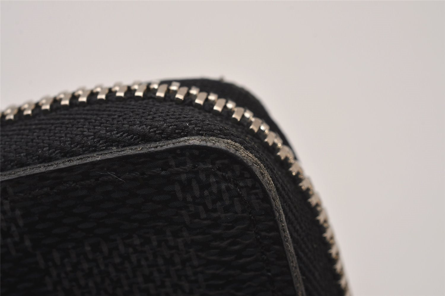 Authentic Louis Vuitton Damier Graphite Zippy Coin Purse Wallet N63076 LV 9590I