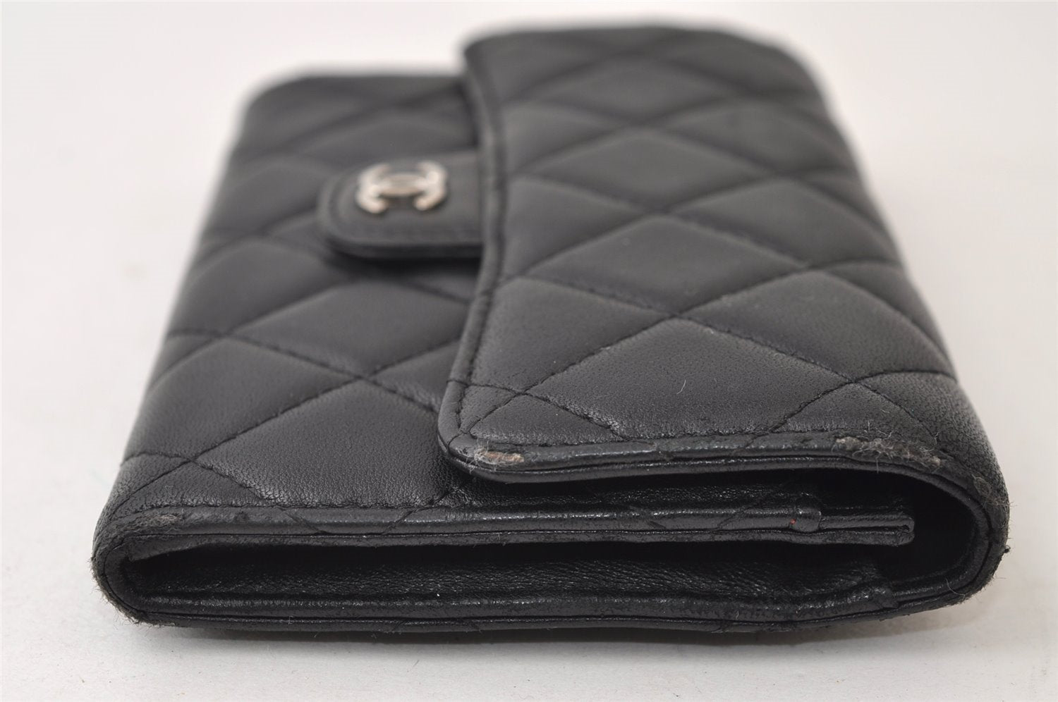 Authentic CHANEL Lamb Skin Matelasse Bifold Wallet Purse Black CC 9596I