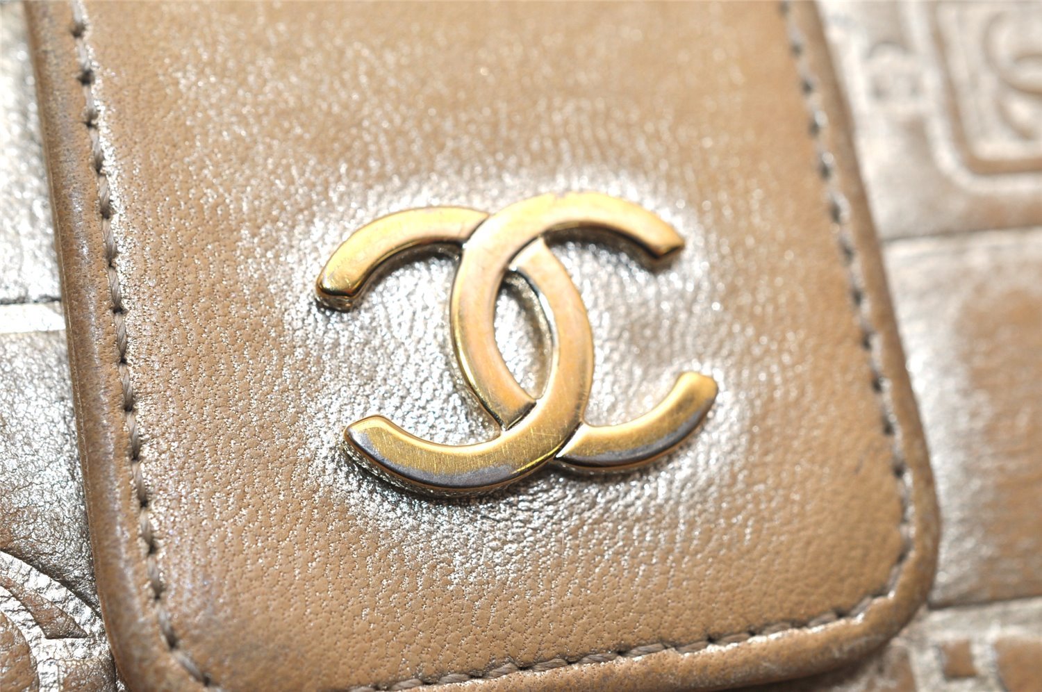 Authentic CHANEL Icon Line Carf Skin CC Logo Biford Wallet Purse Gold 9610J