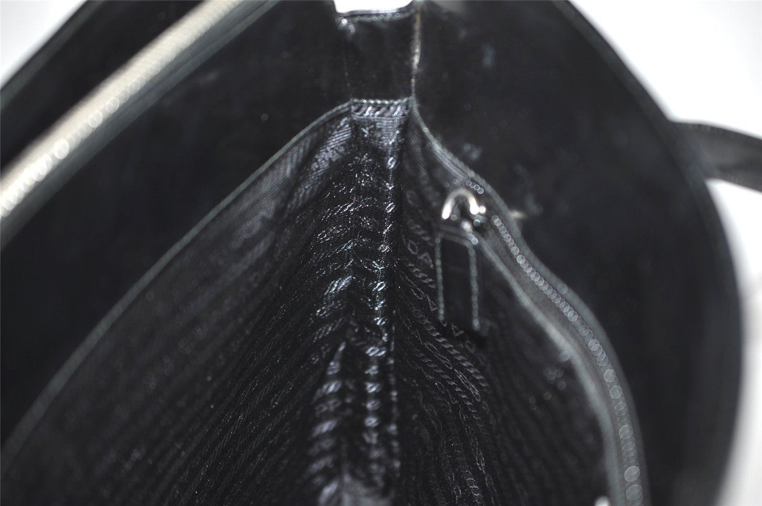 Authentic PRADA SPAZZOLATO SPOR Leather Shoulder Hand Bag B6902 Black 9622I