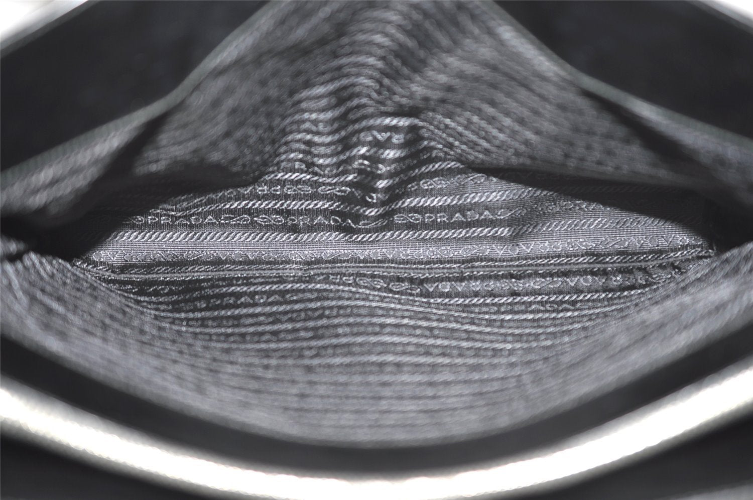 Authentic PRADA SPAZZOLATO SPOR Leather Shoulder Hand Bag B6902 Black 9622I