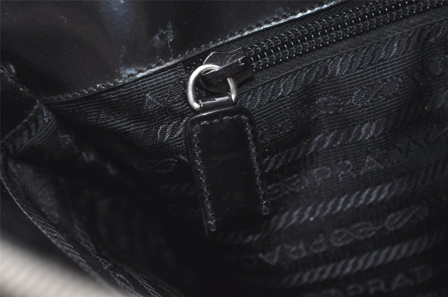 Authentic PRADA SPAZZOLATO SPOR Leather Shoulder Hand Bag B6902 Black 9622I