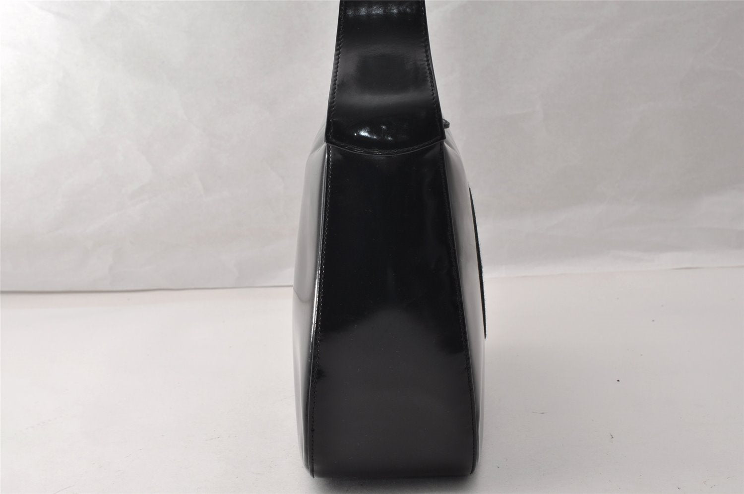 Authentic GUCCI Vintage Shoulder Hand Bag Purse Enamel Black Junk 9641I