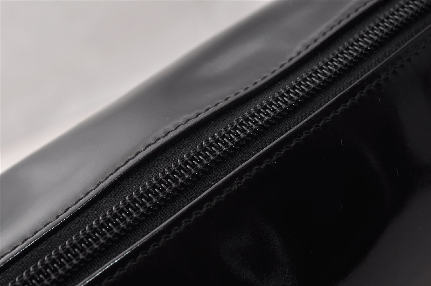 Authentic GUCCI Vintage Shoulder Hand Bag Purse Enamel Black Junk 9641I