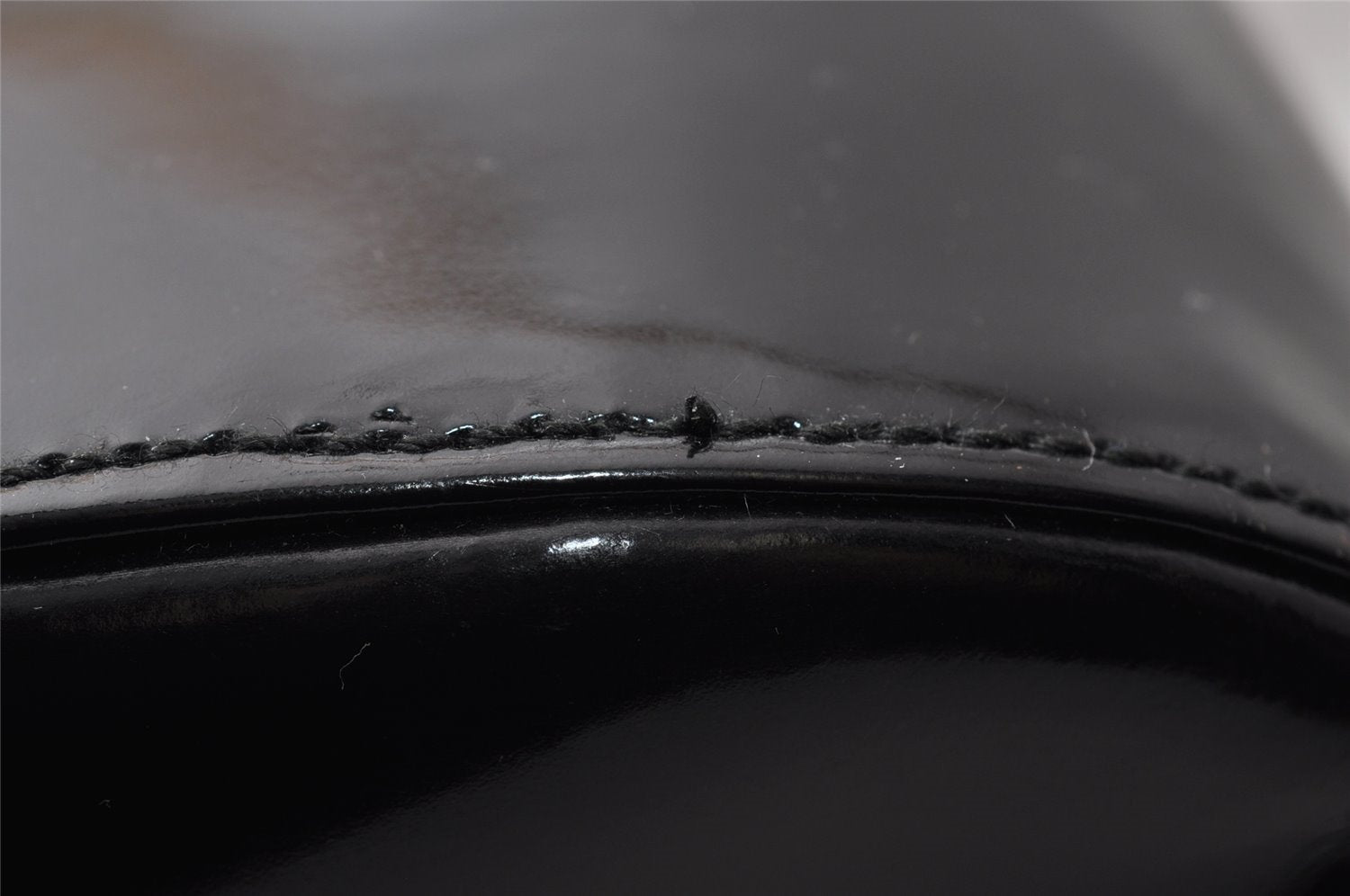 Authentic GUCCI Vintage Shoulder Hand Bag Purse Enamel Black Junk 9641I