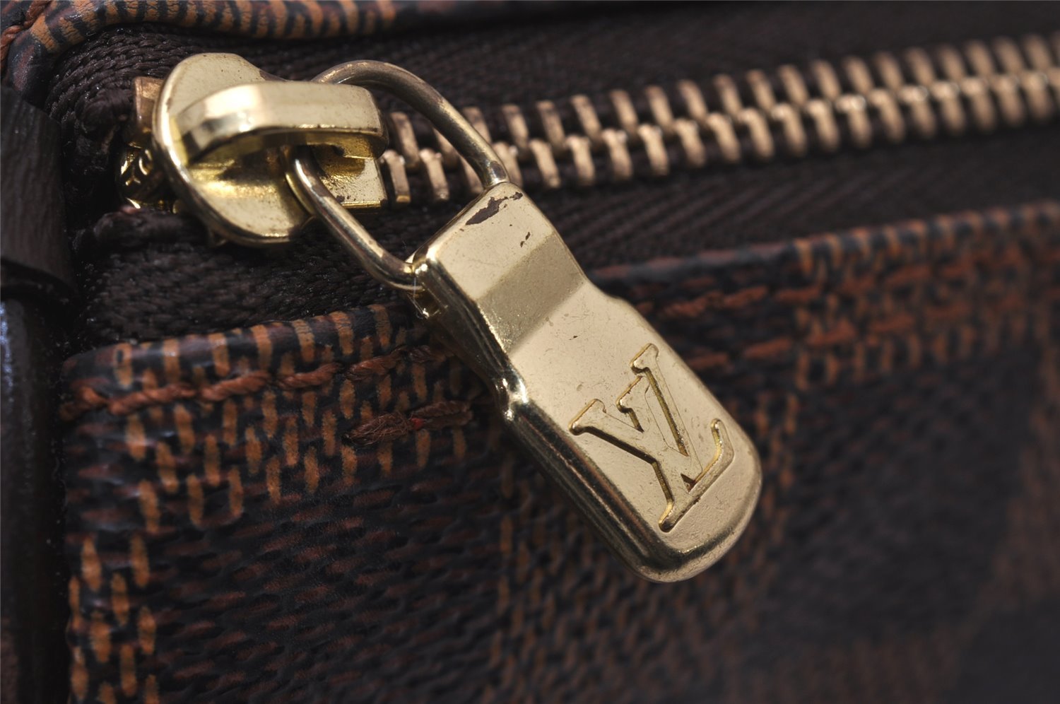 Authentic Louis Vuitton Damier Papillon Pouch Purse LV  9651I