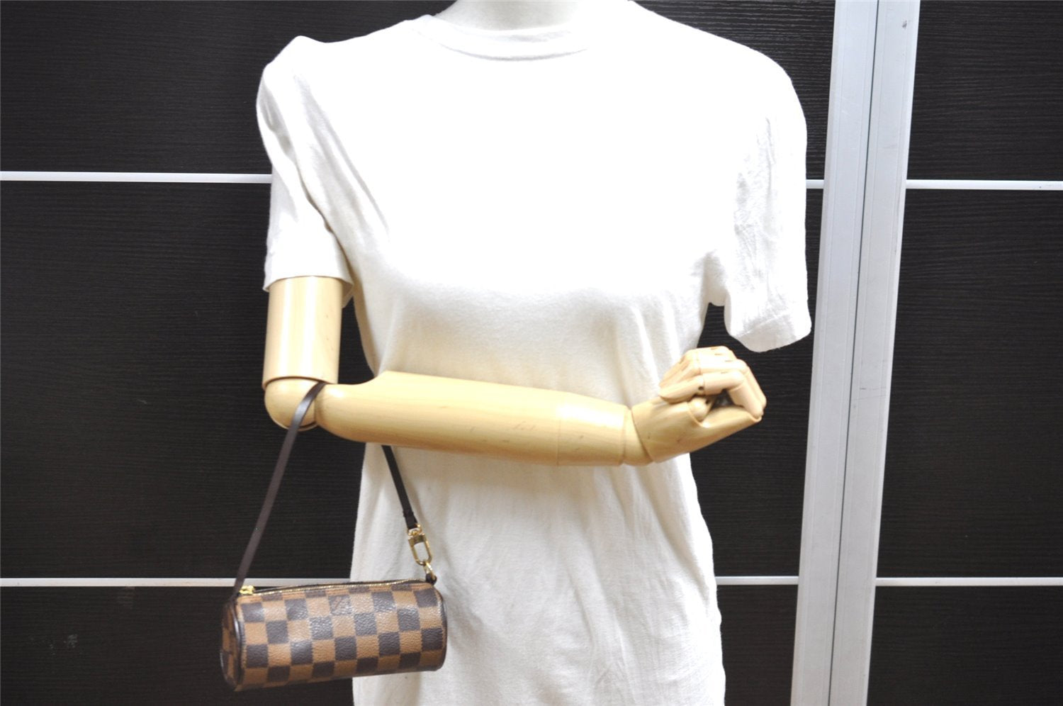 Authentic Louis Vuitton Damier Papillon Pouch Purse LV  9651I