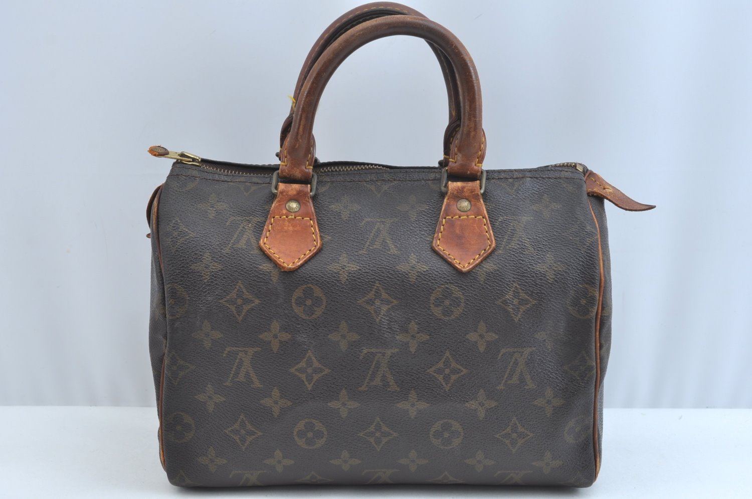Authentic Louis Vuitton Monogram Speedy 25 Boston Hand Bag M41528 LV 9654J