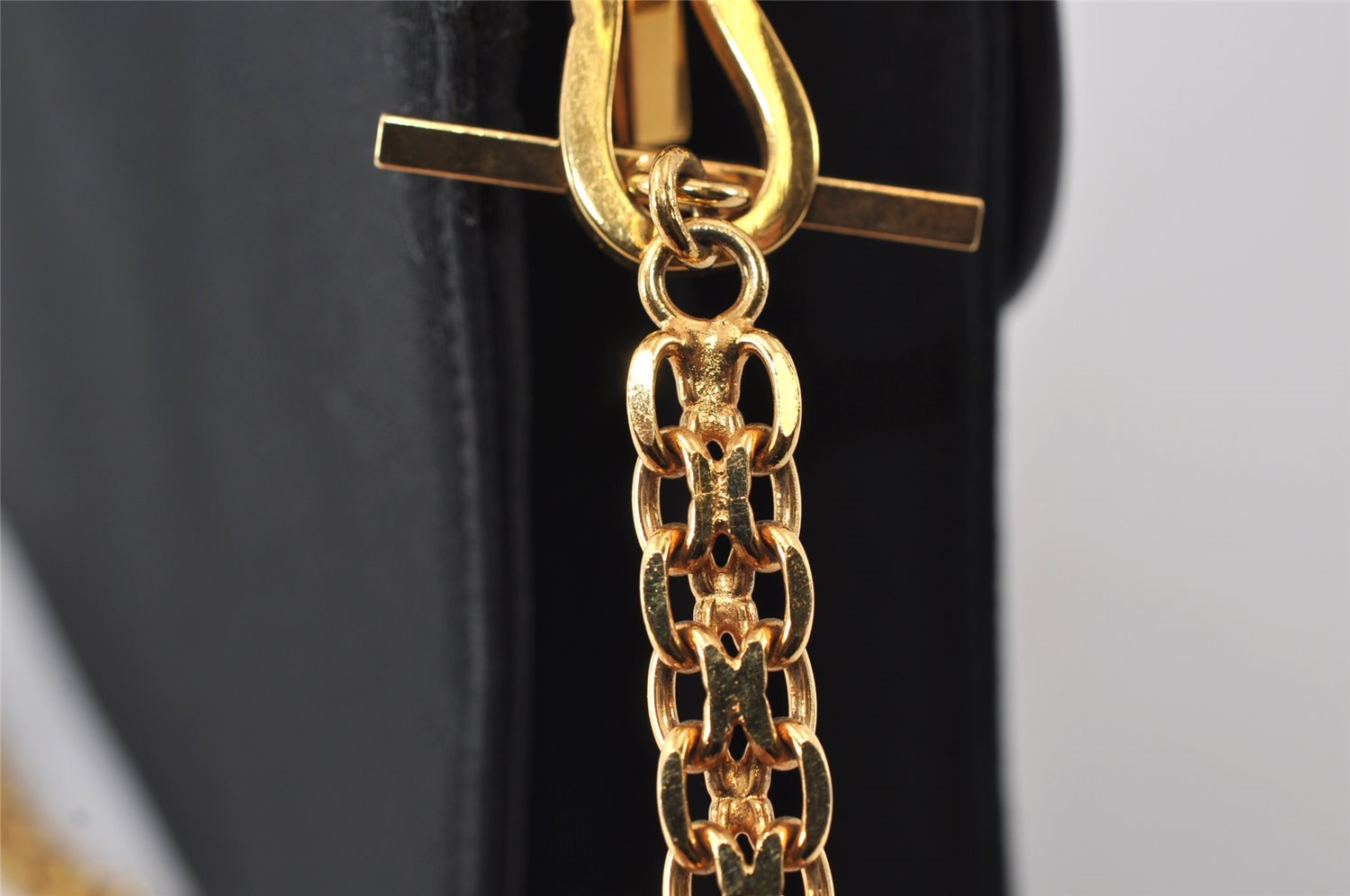 Authentic GUCCI Chain Shoulder Cross Bag Purse Cotton Leather Black 9662I