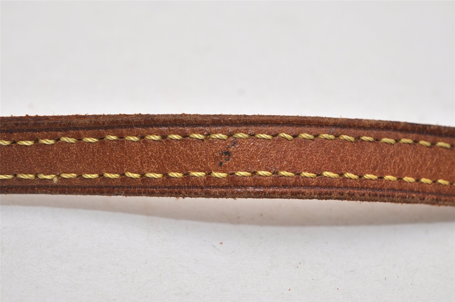 Authentic Louis Vuitton Leather Shoulder Strap Beige 48.8