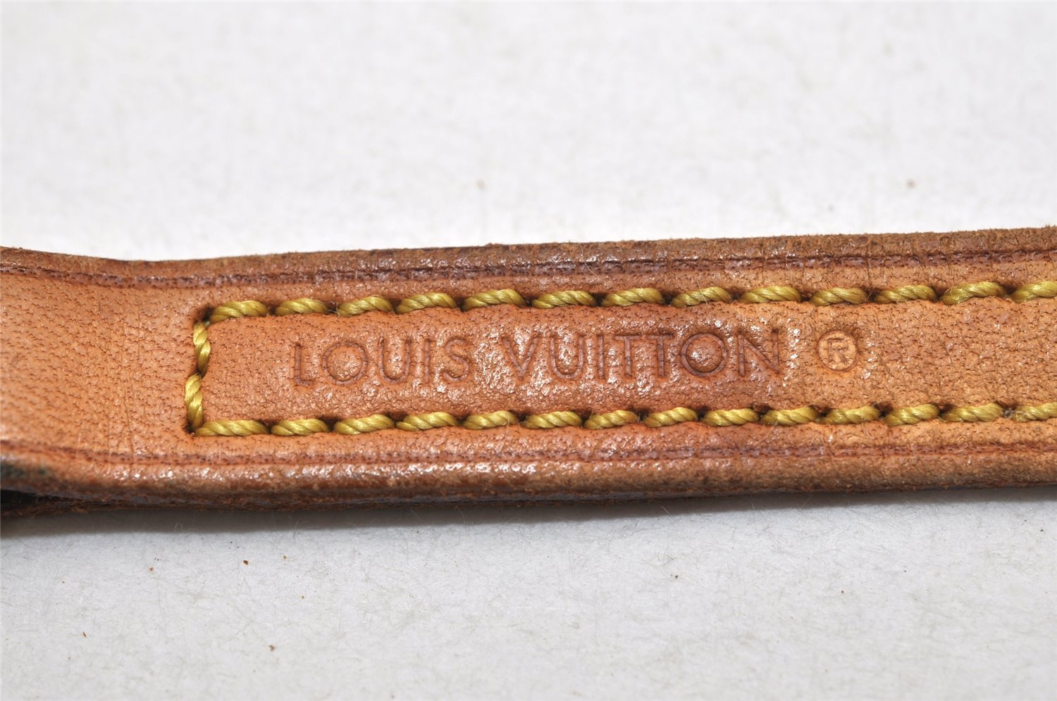 Authentic Louis Vuitton Leather Shoulder Strap Beige 48.8