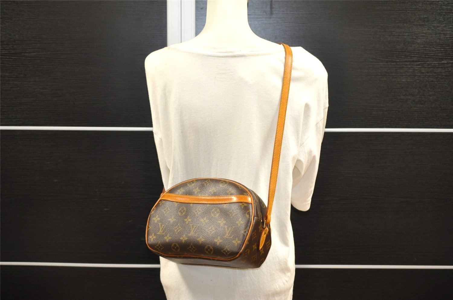 Authentic Louis Vuitton Monogram Blois Shoulder Cross Body Bag M51221 LV 9678I