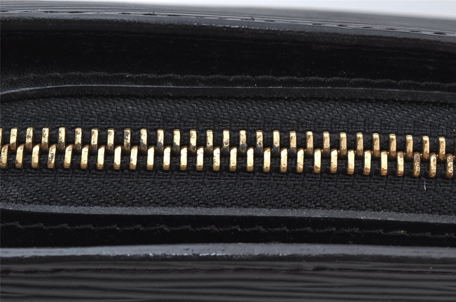 Authentic Louis Vuitton Epi Dauphine MM Pouch Clutch Bag Black M48452 LV 9680I