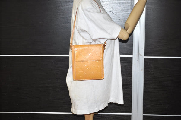 Auth Louis Vuitton Monogram Vernis Mott Shoulder Hand Bag Yellow M91034 LV 9681I