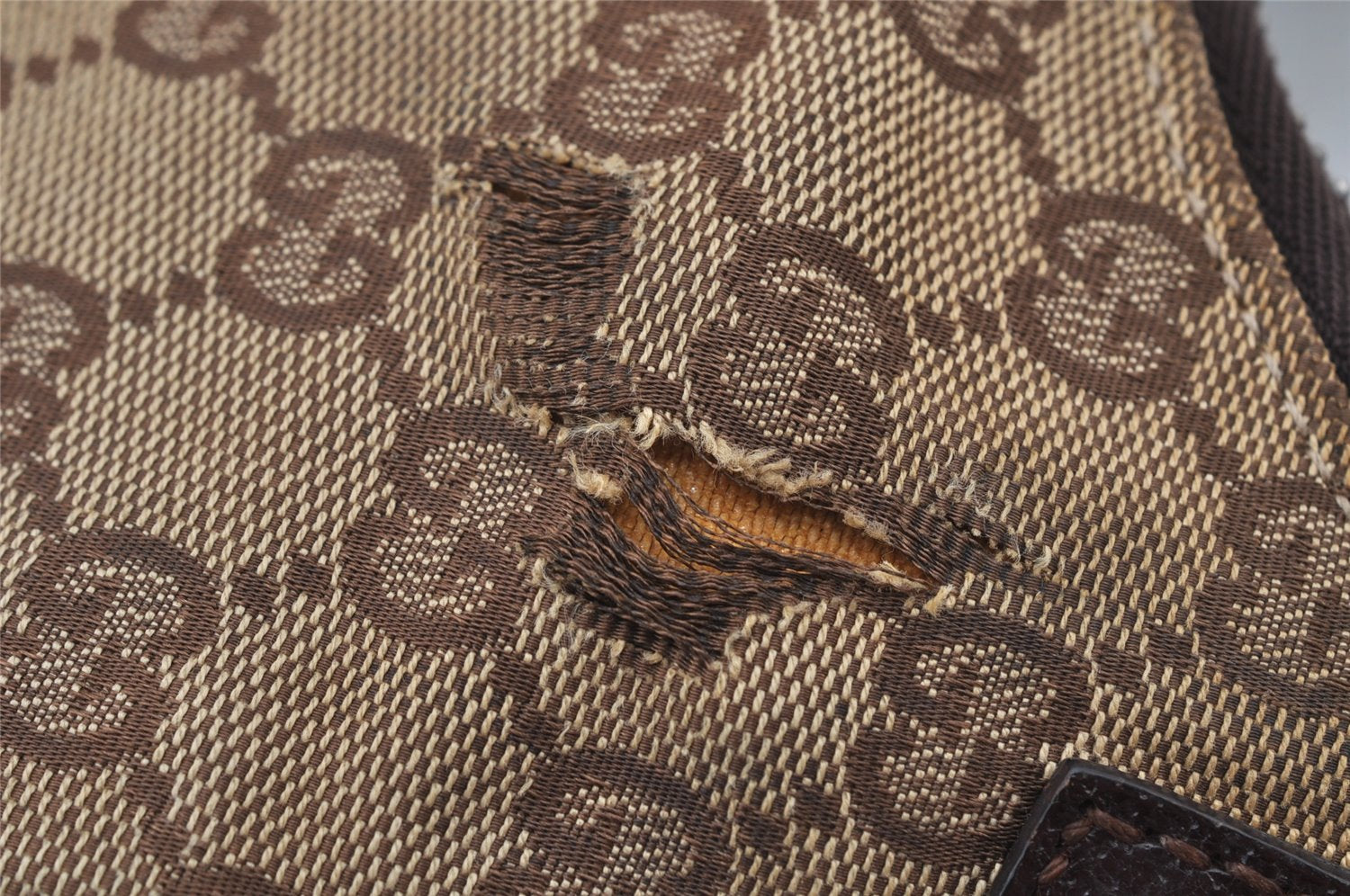 Authentic GUCCI Vintage Shoulder Bag Purse GG Canvas Leather 115003 Brown 9681J