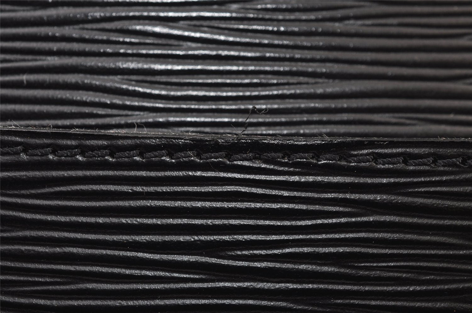 Authentic Louis Vuitton Epi Pochette Homme Clutch Hand Bag Black M52522 LV 9684I