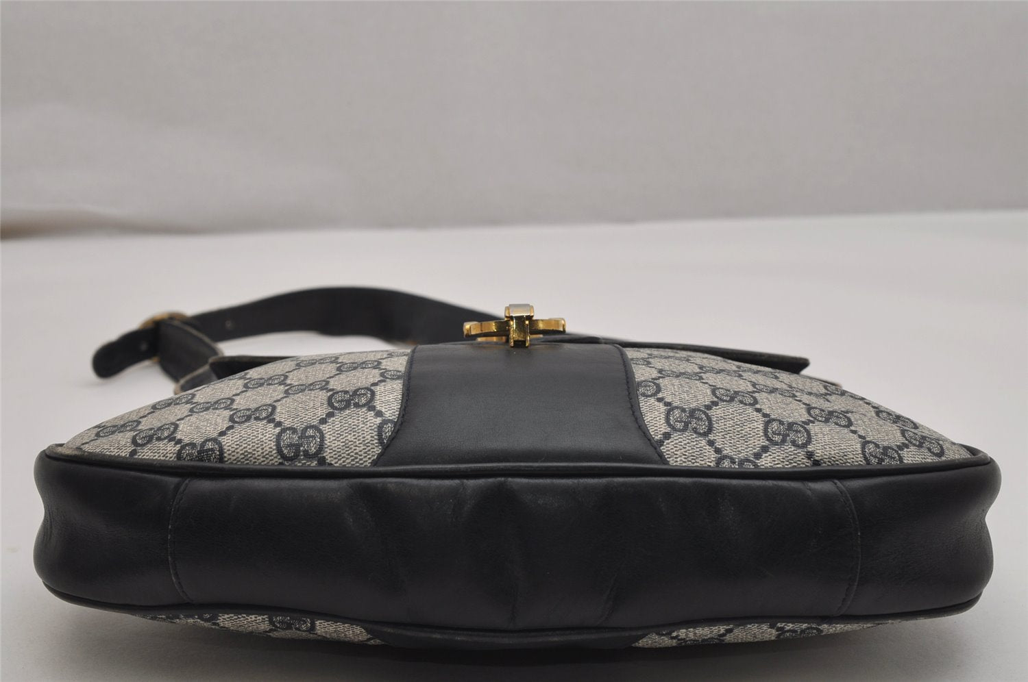 Authentic GUCCI Vintage Shoulder Hand Bag Purse GG PVC Leather Navy Blue 9685J