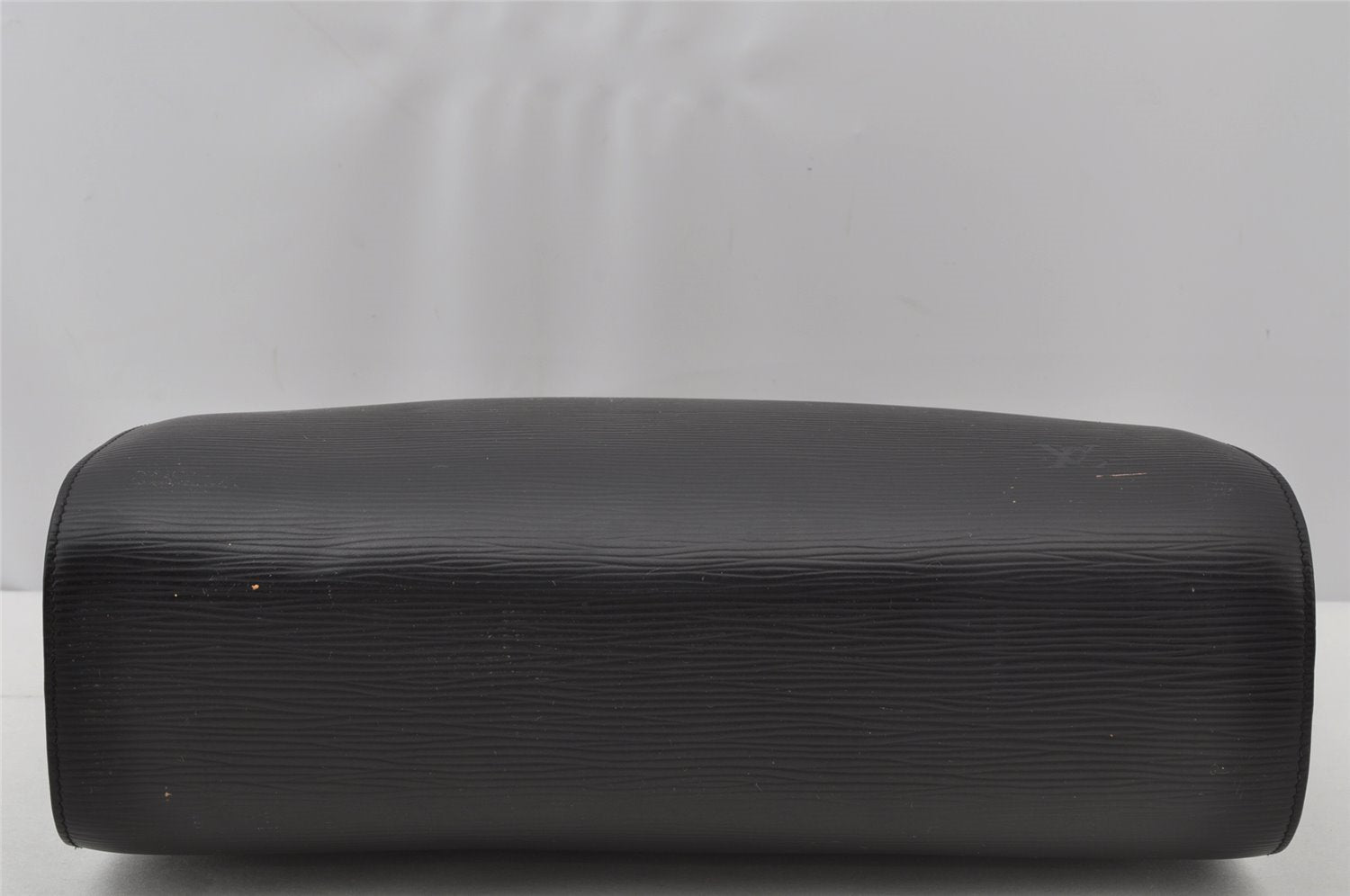 Authentic Louis Vuitton Epi Dauphine GM Pouch Clutch Bag Black M48432 LV 9687I