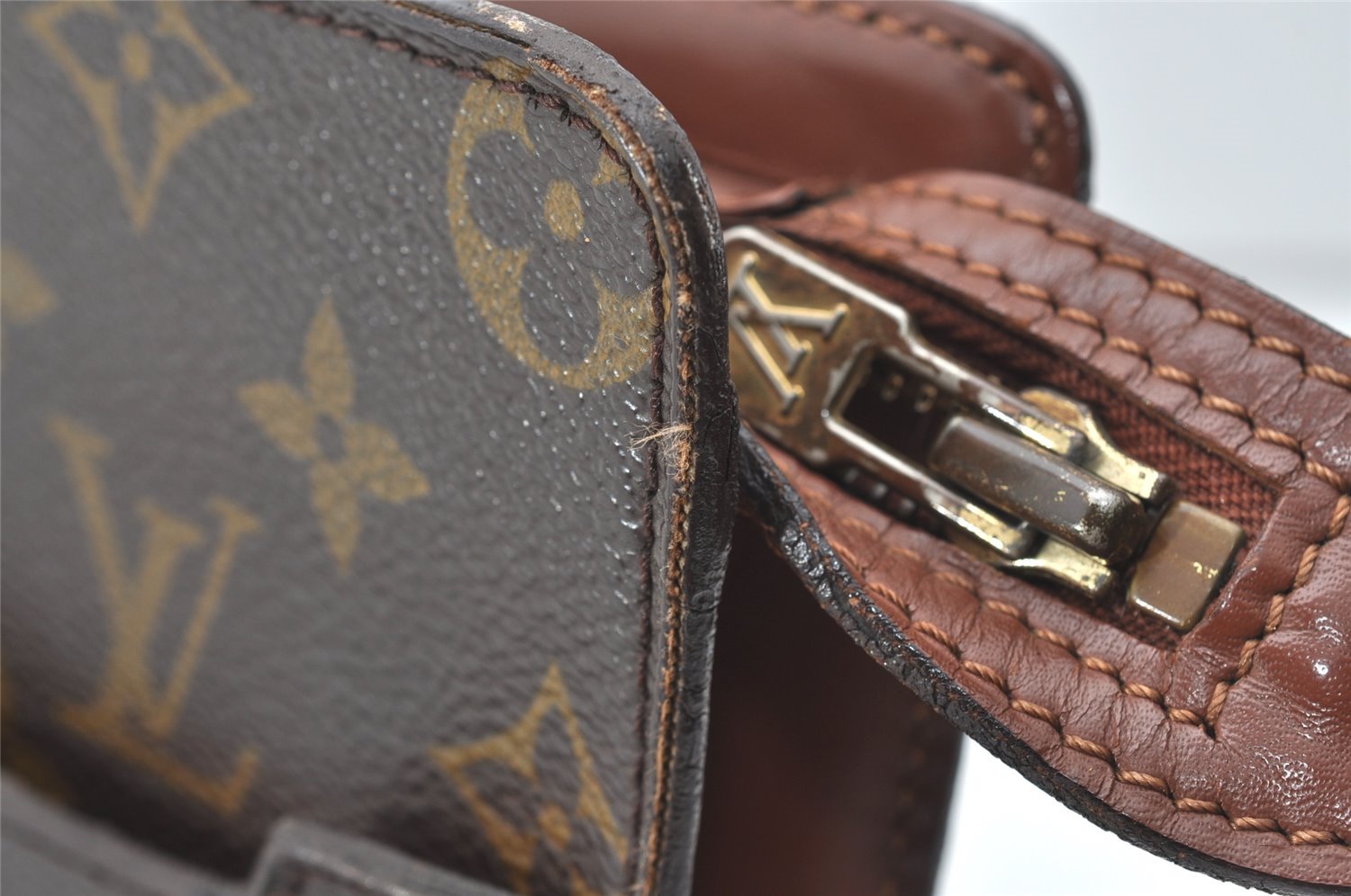 Authentic Louis Vuitton Monogram Pochette Homme Clutch Hand Bag M51795 LV 9688I