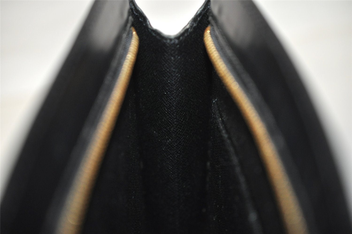 Authentic Louis Vuitton Epi Pochette Homme Clutch Hand Bag Black M52522 LV 9690I