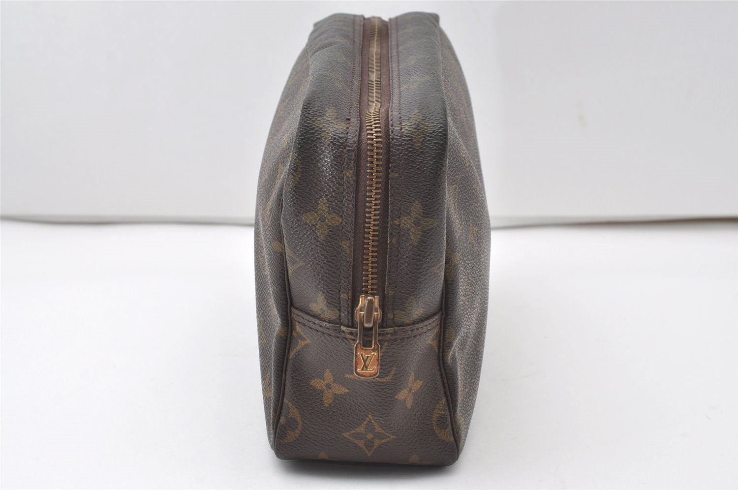 Auth Louis Vuitton Monogram Trousse Toilette 28 Clutch Hand Bag M47522 LV 9691I