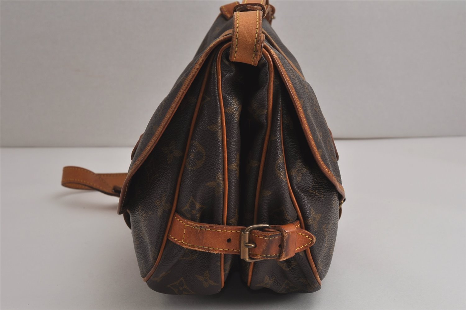 Authentic Louis Vuitton Monogram Saumur 30 Shoulder Cross Bag M42256 LV 9695J