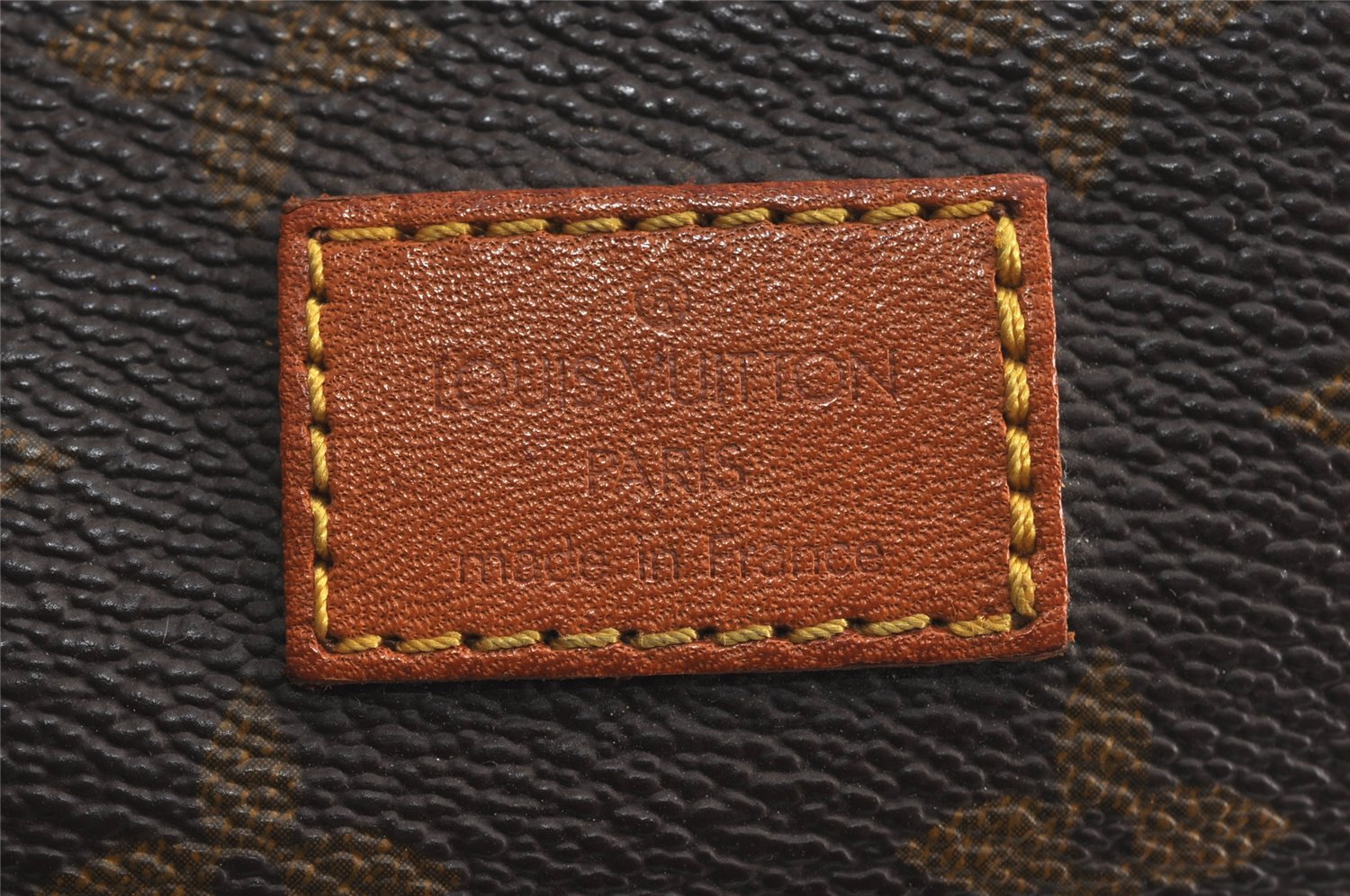 Authentic Louis Vuitton Monogram Saumur 30 Shoulder Cross Bag M42256 LV 9695J