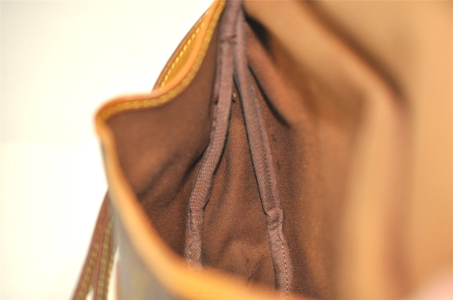 Authentic Louis Vuitton Monogram Saumur 30 Shoulder Cross Bag M42256 LV 9695J