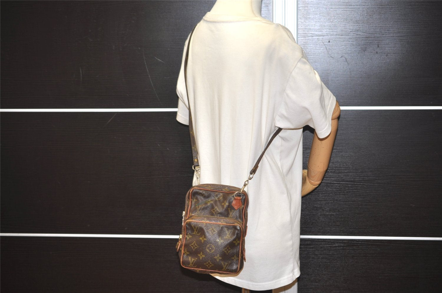 Authentic Louis Vuitton Monogram Amazone Shoulder Cross Body Bag Old Model 9699I