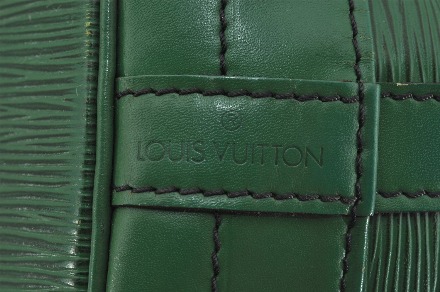 Authentic Louis Vuitton Epi Noe Shoulder Drawstring Bag Green M44004 LV 9720I
