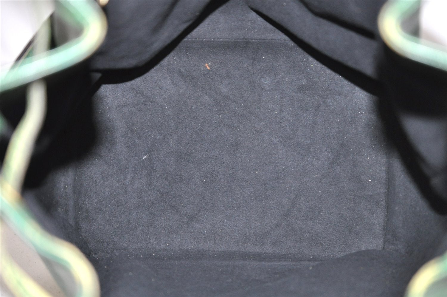Authentic Louis Vuitton Epi Noe Shoulder Drawstring Bag Green M44004 LV 9720I