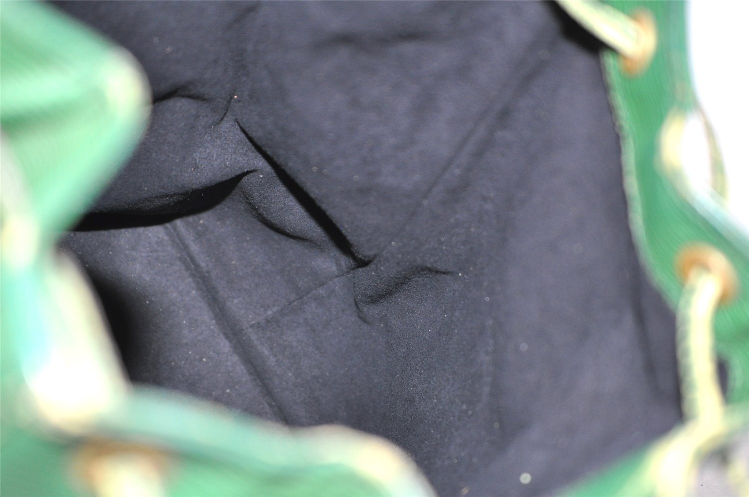 Authentic Louis Vuitton Epi Noe Shoulder Drawstring Bag Green M44004 LV 9720I