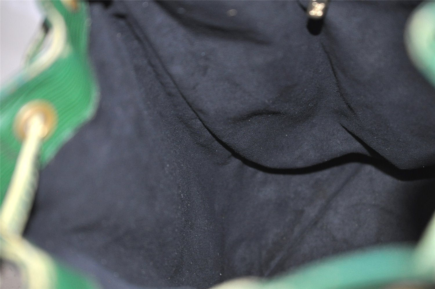 Authentic Louis Vuitton Epi Noe Shoulder Drawstring Bag Green M44004 LV 9720I