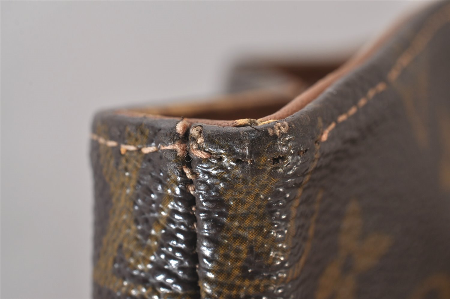 Authentic Louis Vuitton Monogram Bucket GM Shoulder Bag T42236 USA Model 9723I