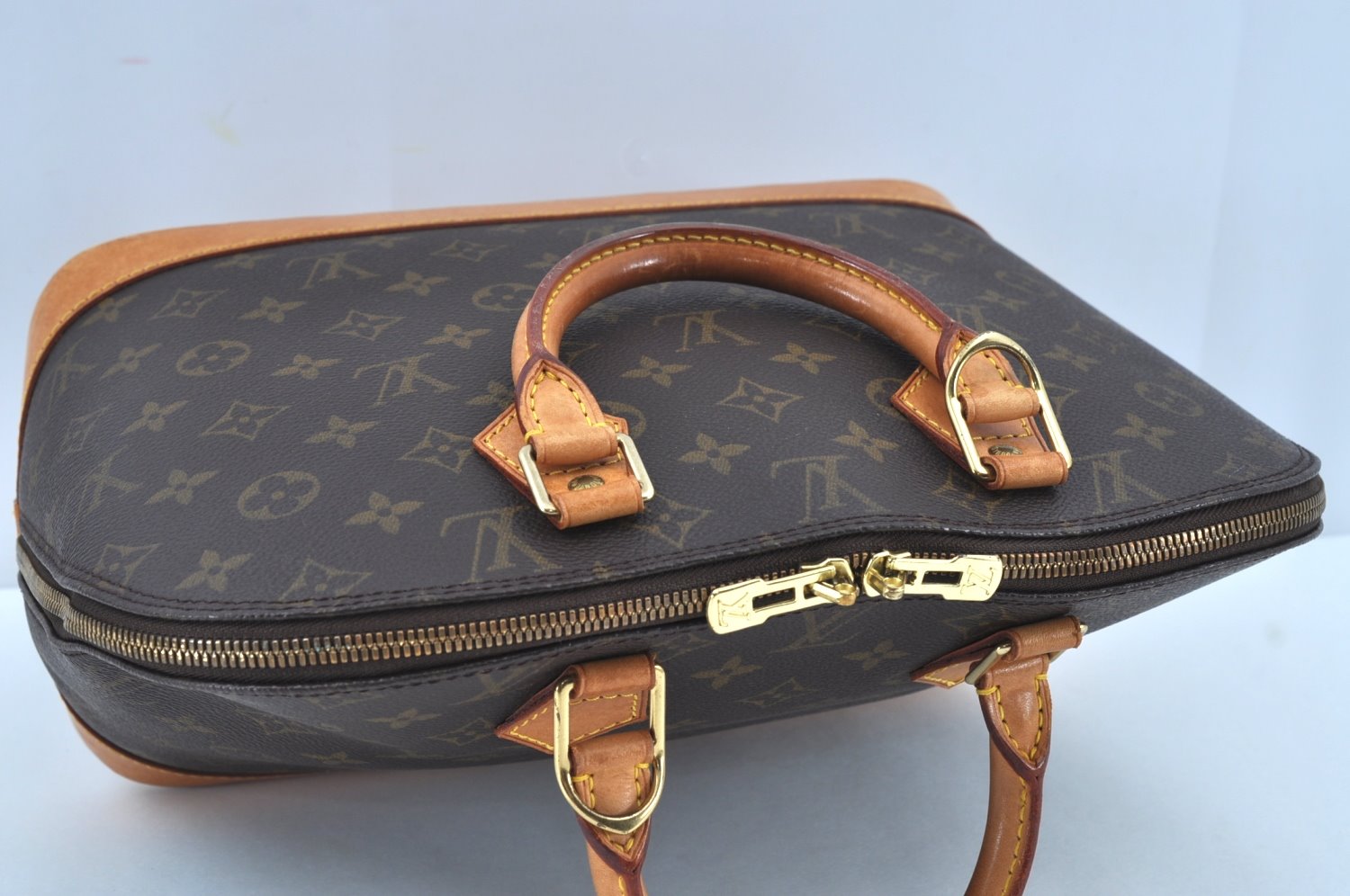 Authentic Louis Vuitton Monogram Alma Hand Bag Purse M51130 LV 9729H