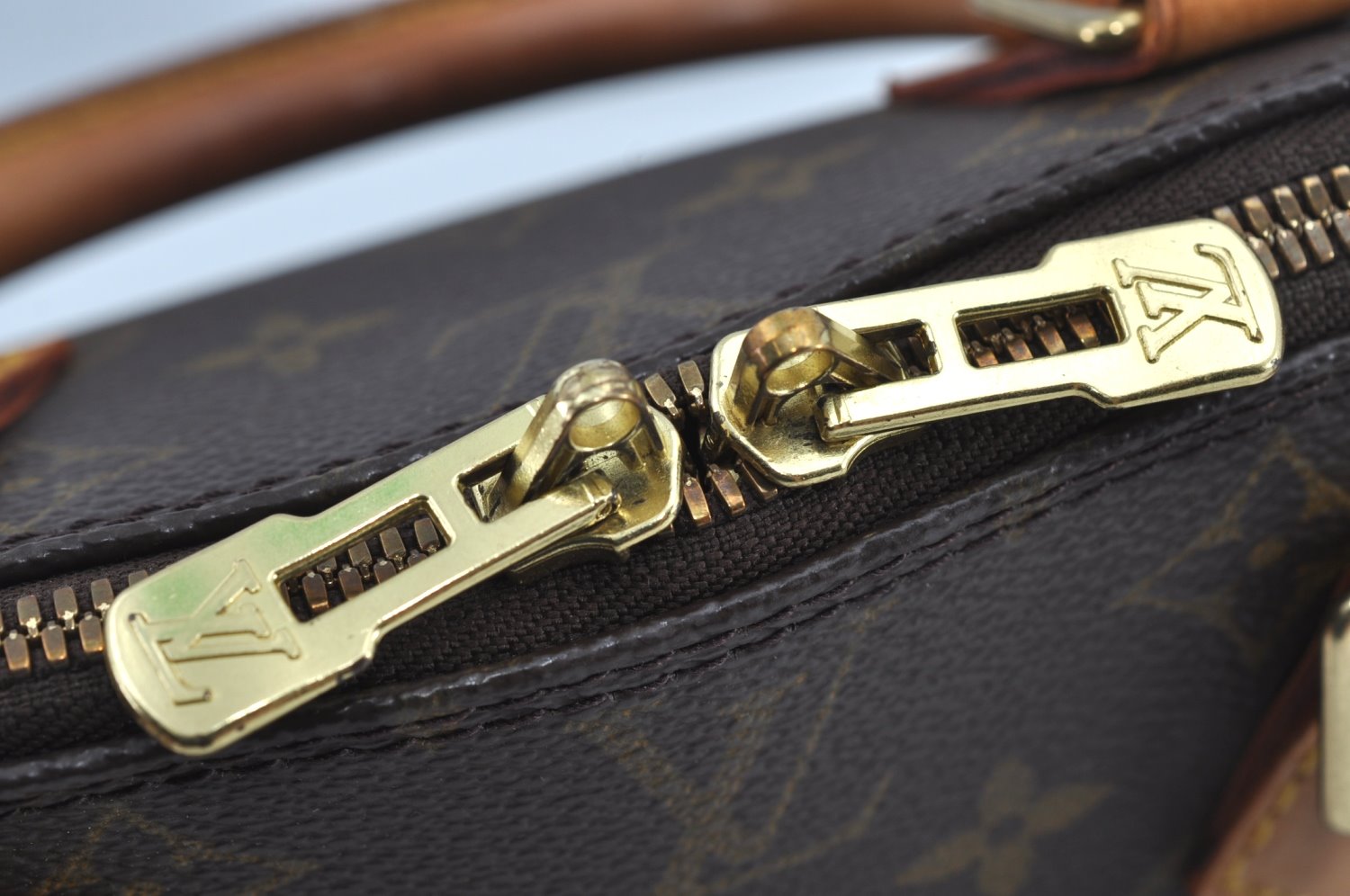 Authentic Louis Vuitton Monogram Alma Hand Bag Purse M51130 LV 9729H