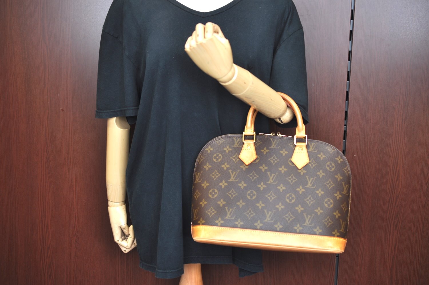Authentic Louis Vuitton Monogram Alma Hand Bag Purse M51130 LV 9729H