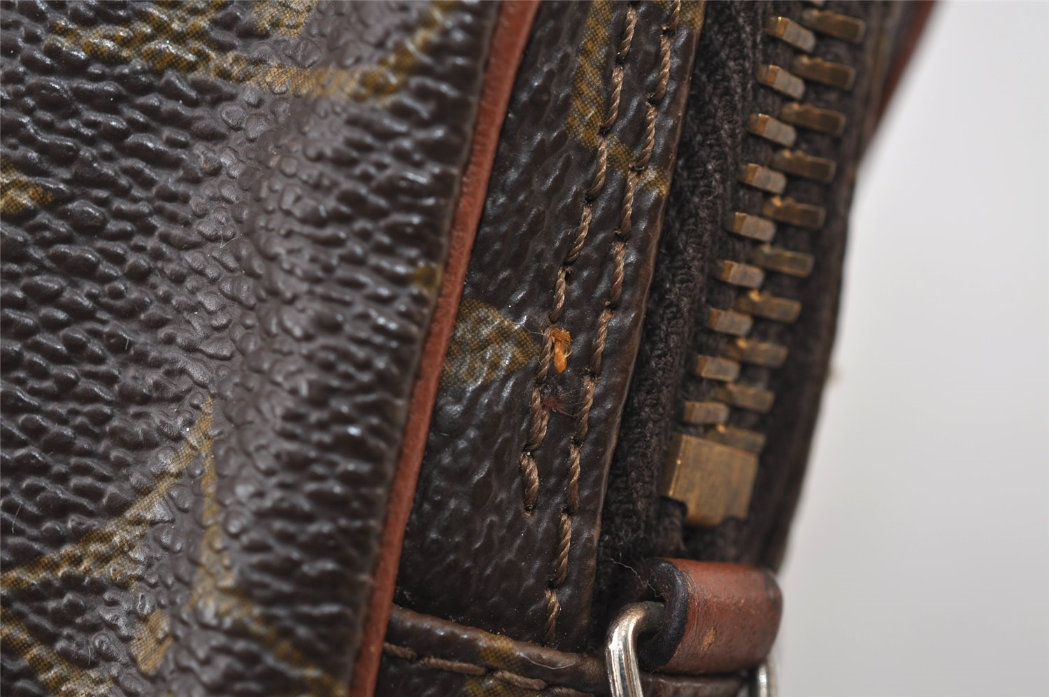 Auth Louis Vuitton Monogram Mini Poche Danube Shoulder Bag Old Model Junk 9729I