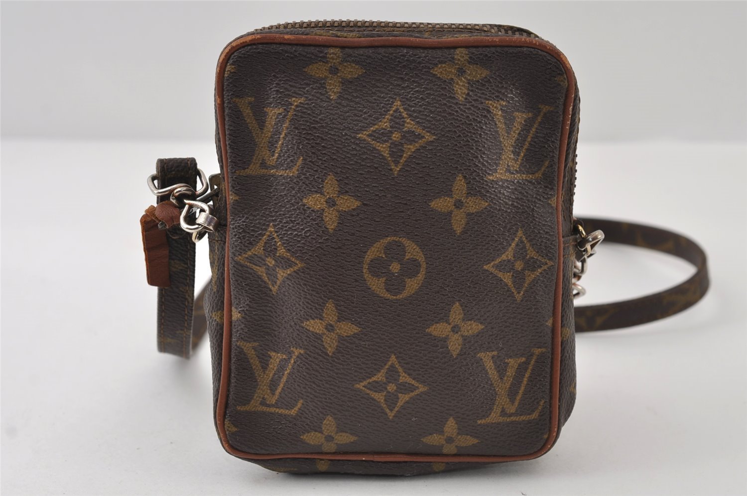 Auth Louis Vuitton Monogram Mini Poche Danube Shoulder Cross Bag Old Model 9731I