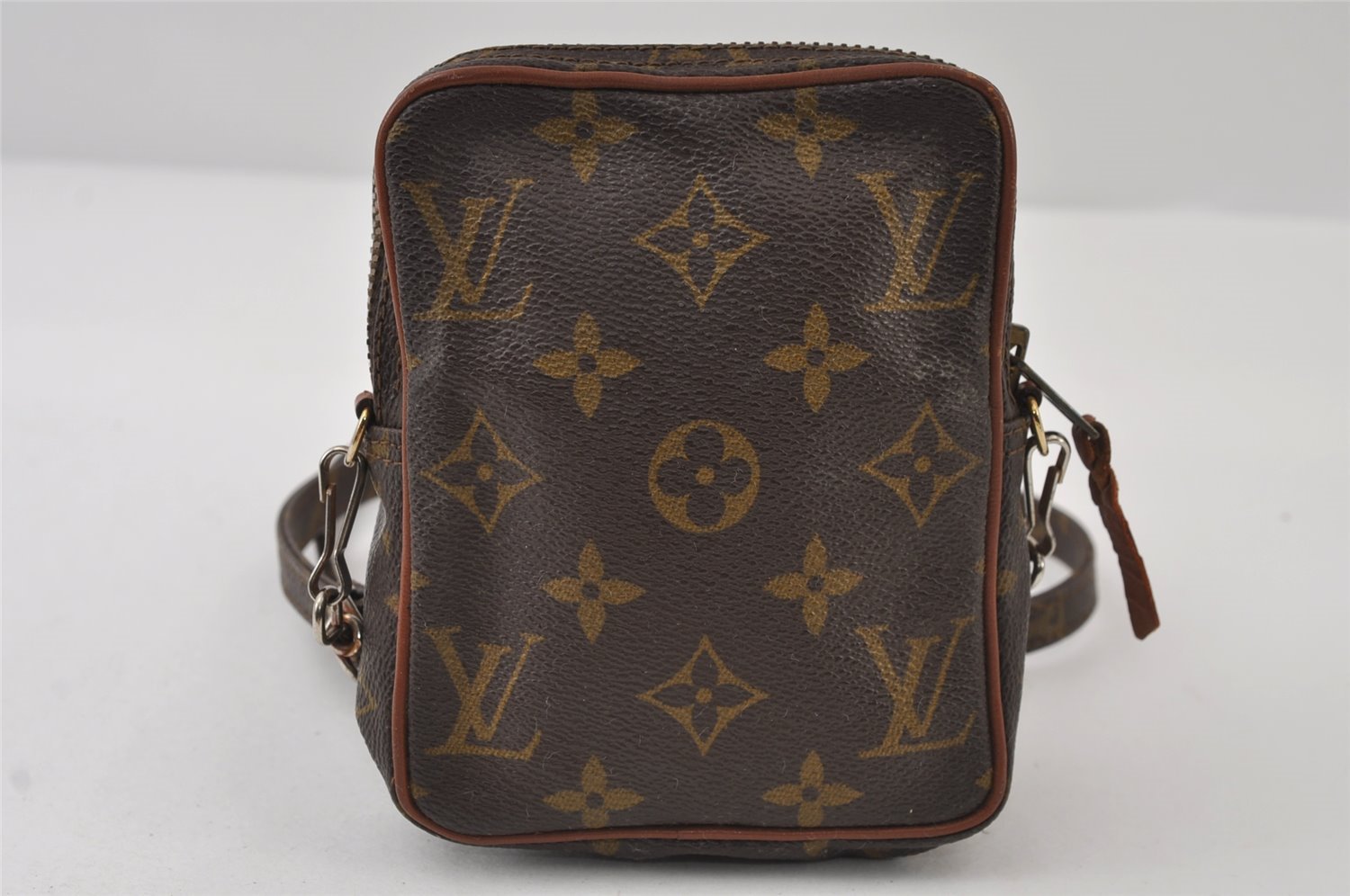 Auth Louis Vuitton Monogram Mini Poche Danube Shoulder Cross Bag Old Model 9731I