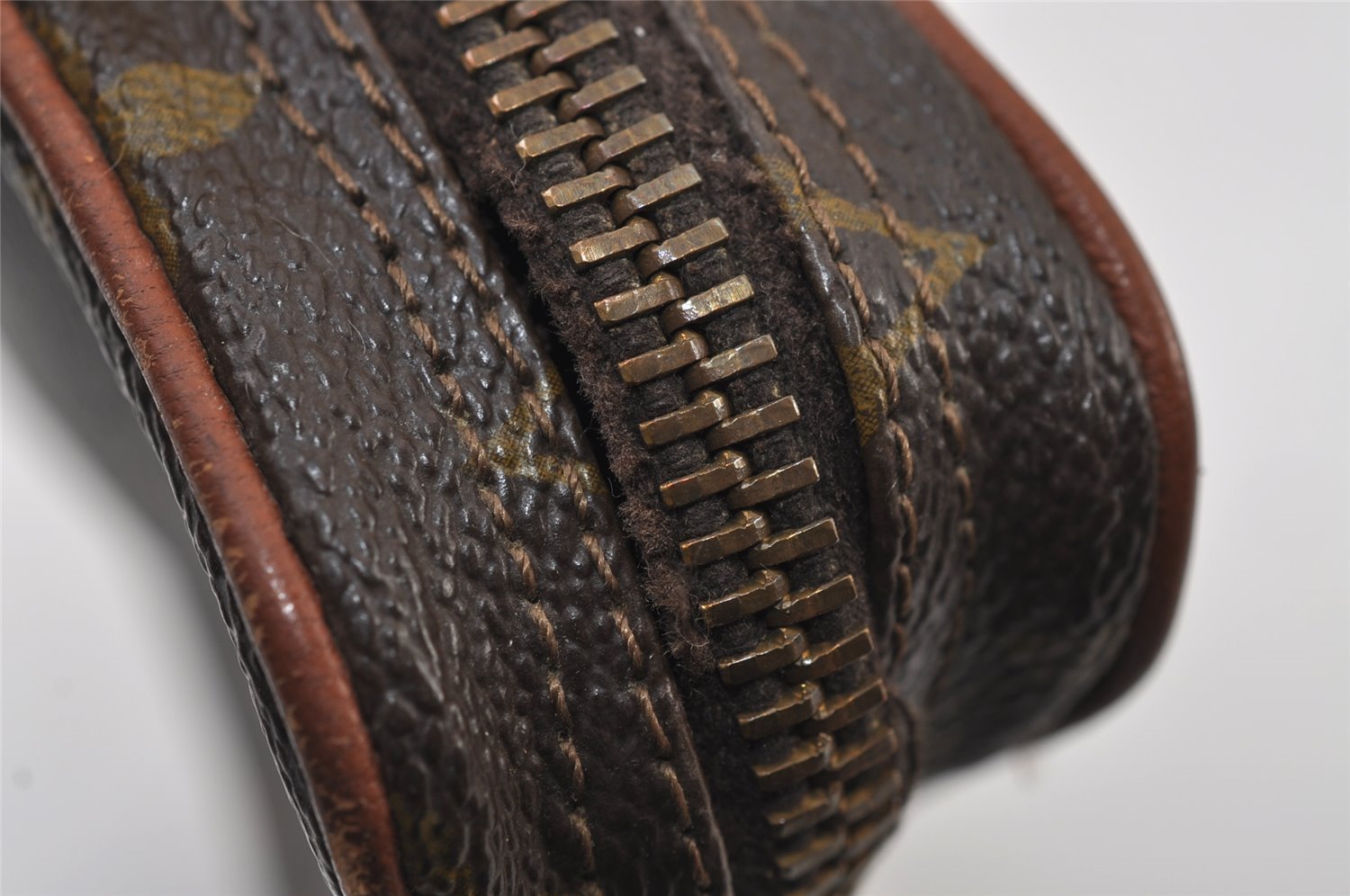 Auth Louis Vuitton Monogram Mini Poche Danube Shoulder Cross Bag Old Model 9731I