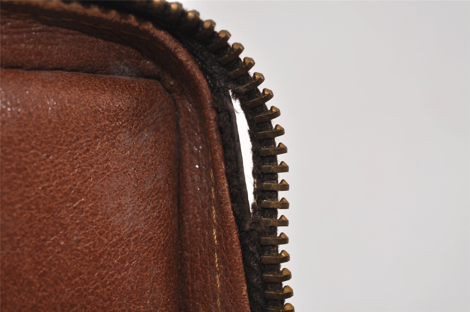 Auth Louis Vuitton Monogram Mini Poche Danube Shoulder Cross Bag Old Model 9731I