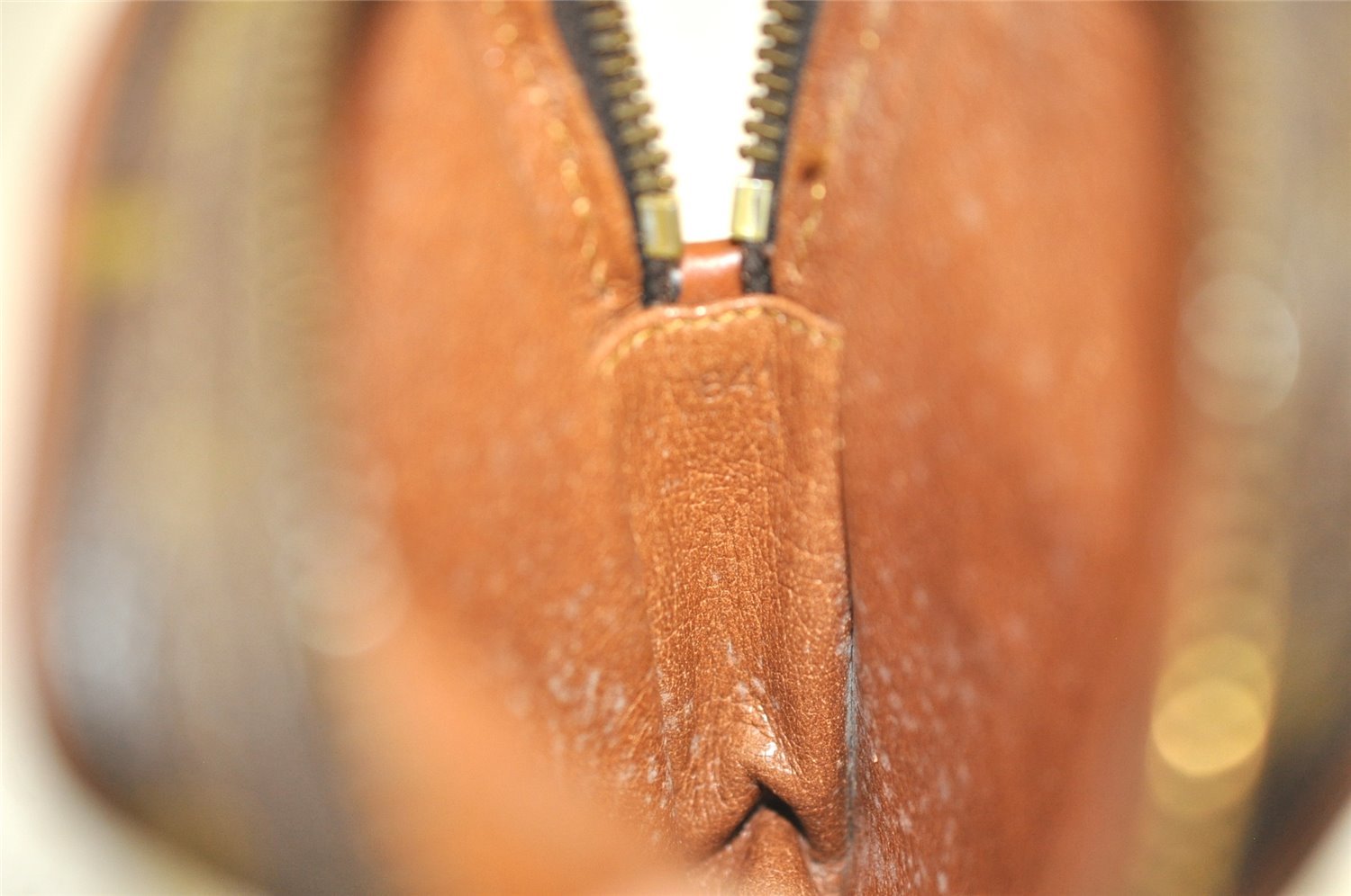 Auth Louis Vuitton Monogram Mini Poche Danube Shoulder Cross Bag Old Model 9731I