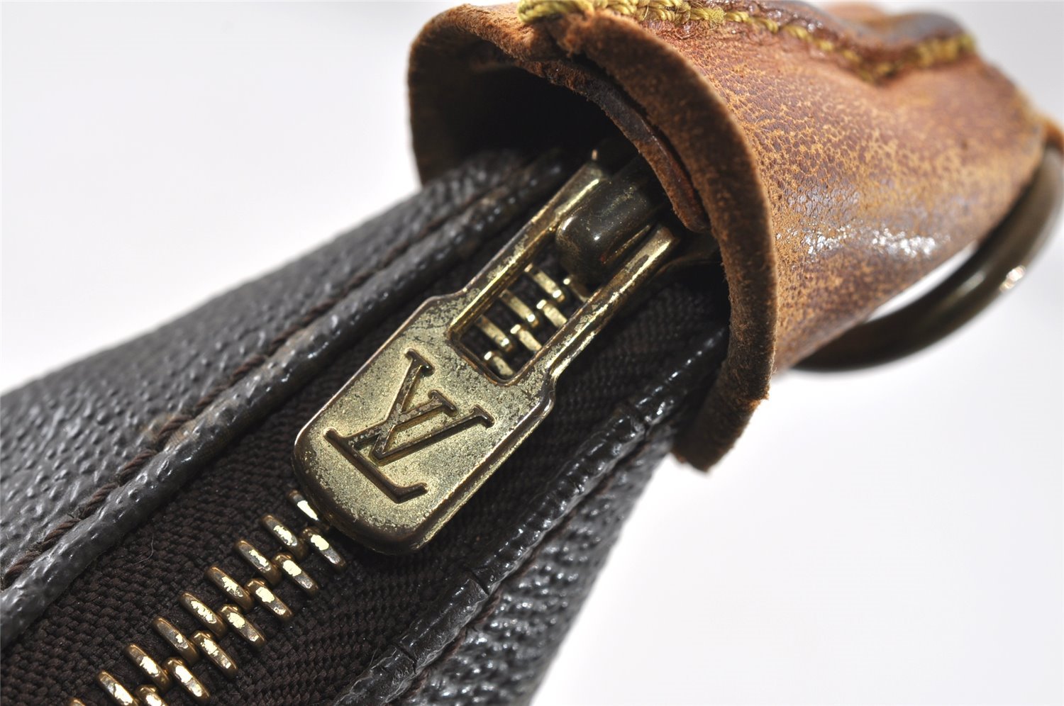 Authentic Louis Vuitton Monogram Boulogne 30 Shoulder Cross Bag Old Model 9732I