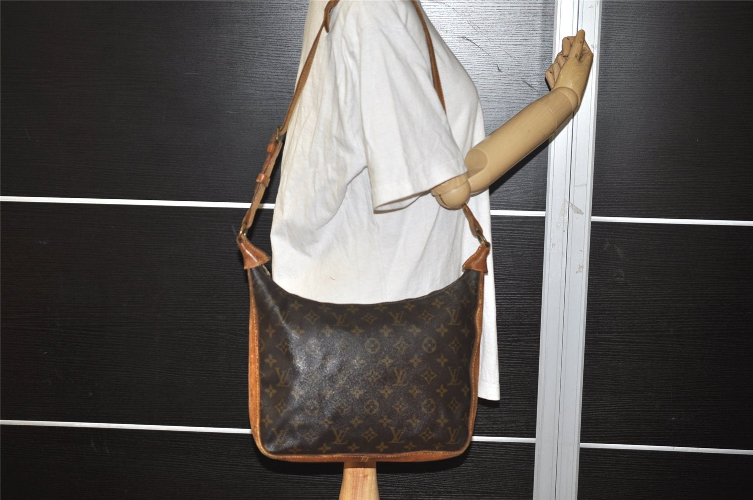 Authentic Louis Vuitton Monogram Boulogne 30 Shoulder Cross Bag Old Model 9732I