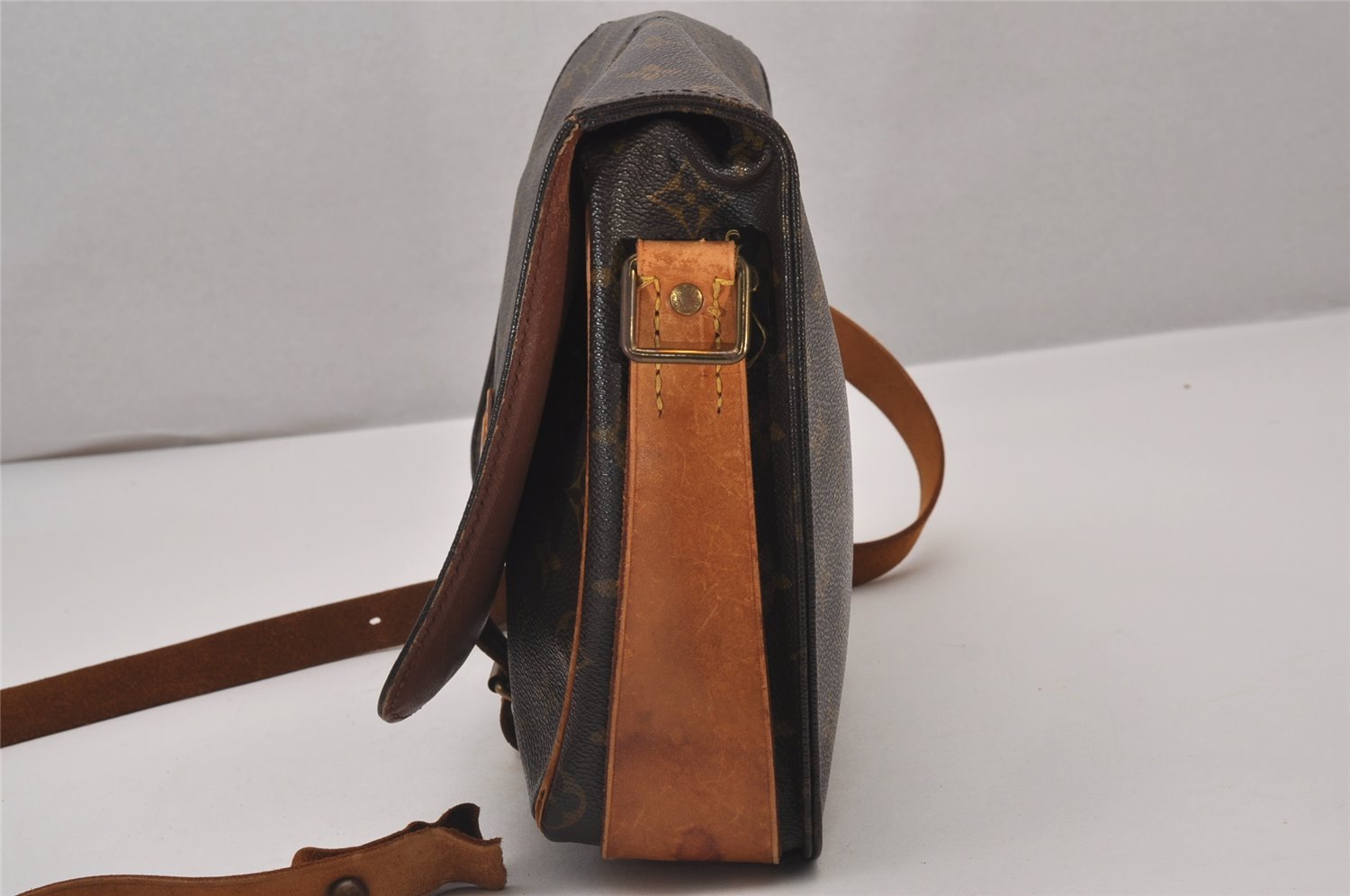 Authentic Louis Vuitton Monogram Cartouchiere GM M51252 Shoulder Bag Junk 9734I