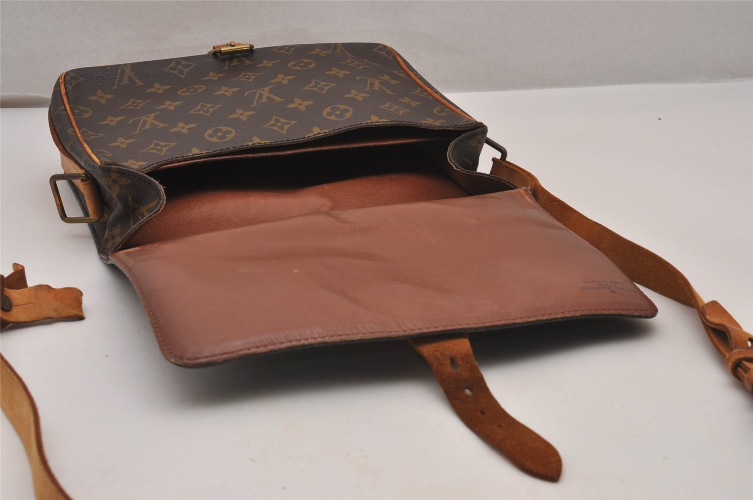 Authentic Louis Vuitton Monogram Cartouchiere GM M51252 Shoulder Bag Junk 9734I