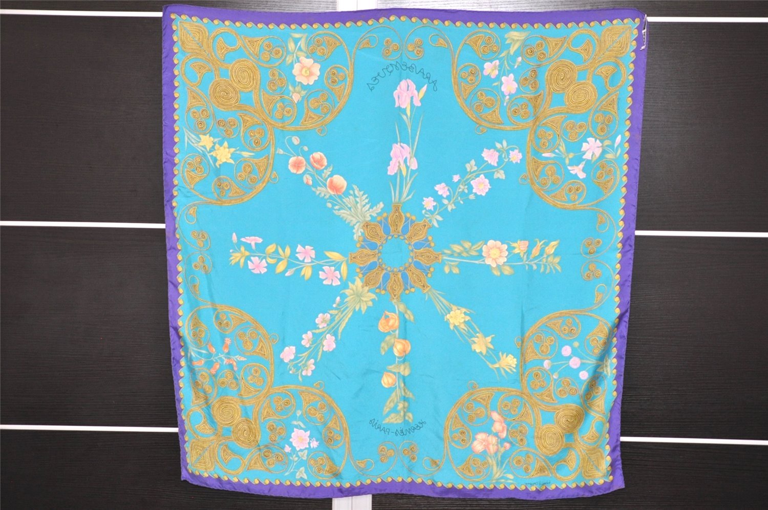 Authentic HERMES Carre 90 Scarf 