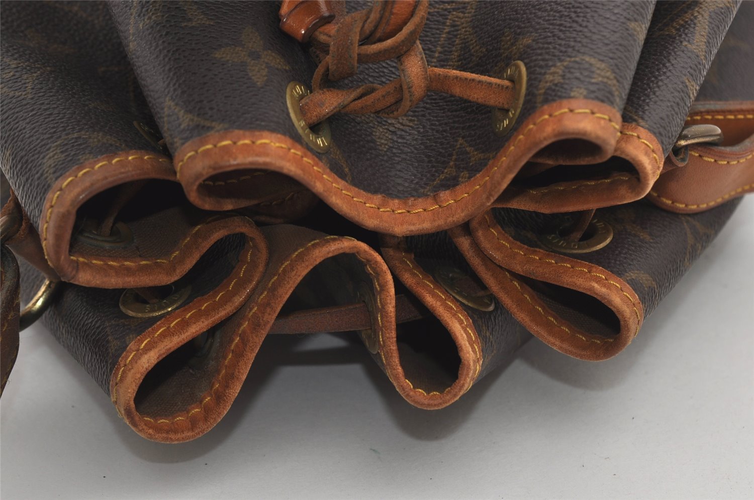 Authentic Louis Vuitton Monogram Noe Shoulder Drawstring Bag M42224 LV 9735I